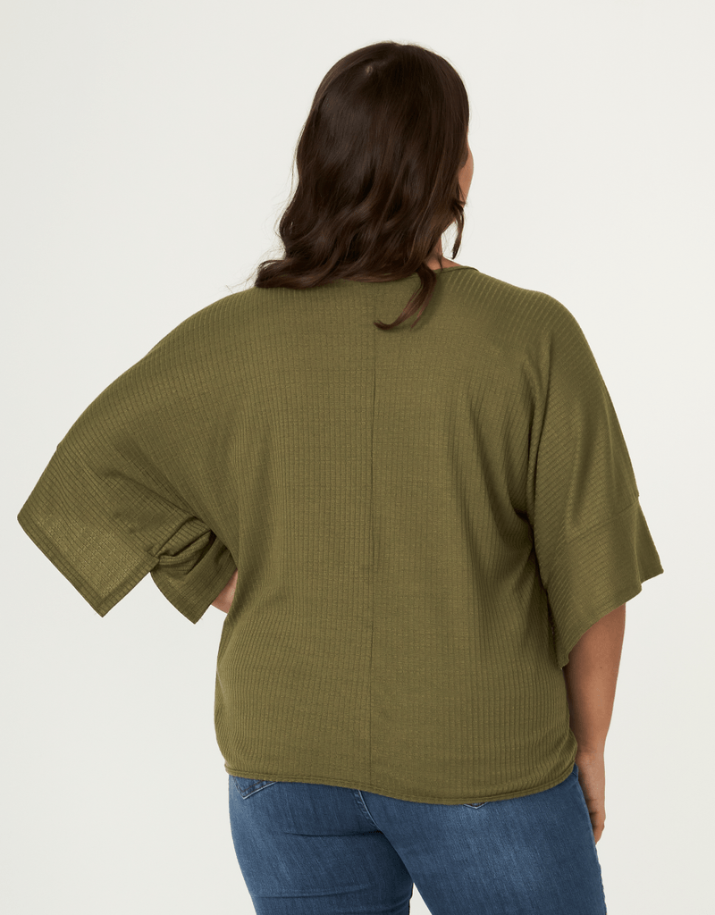 022920_0037_8-BLUSA-CLAUDIA-CANELADO-LISA