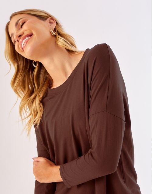 Blusa Ampla 7/8 Decote Canoa - Marrom