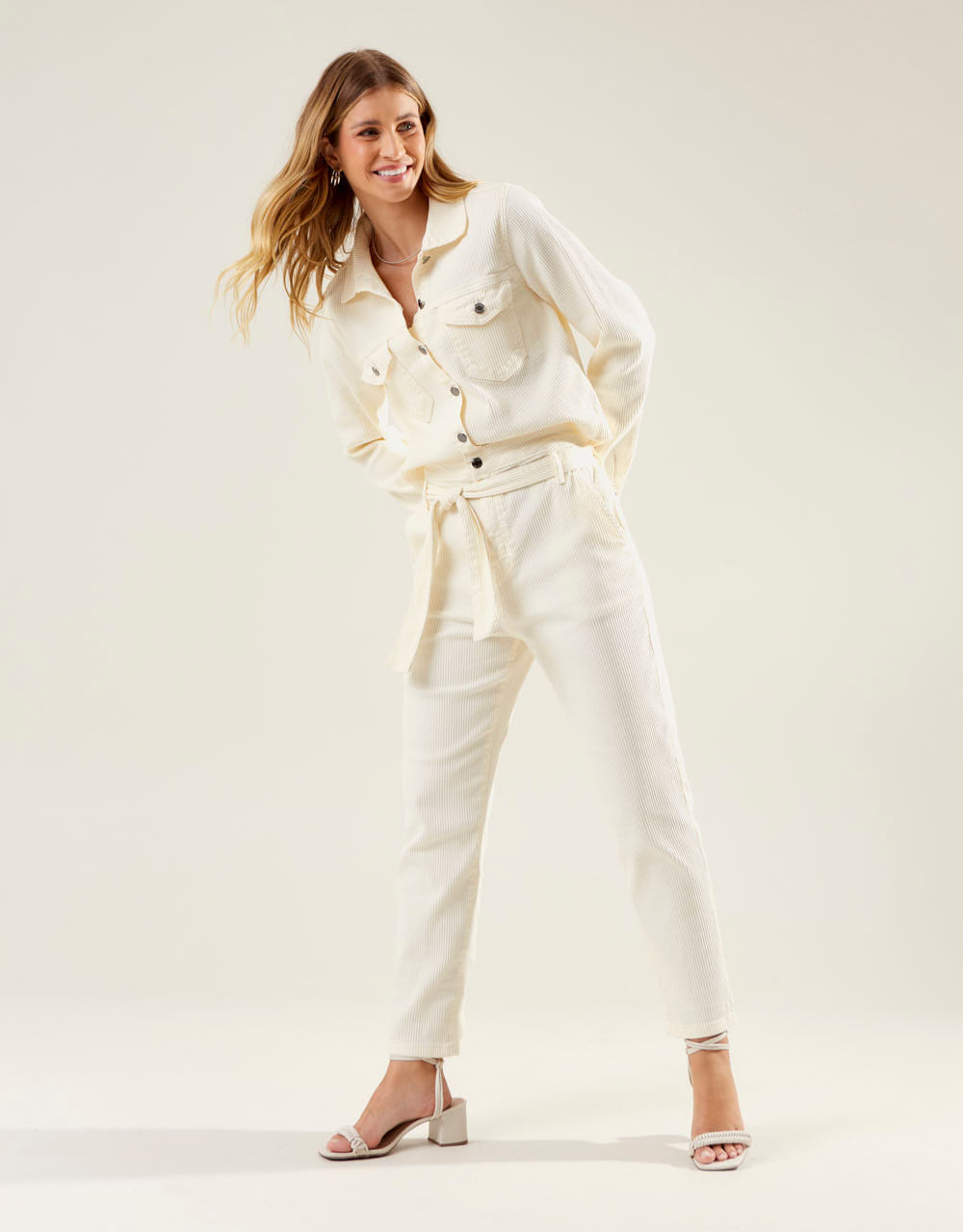 Calça Flare White Jeans - Off White - Zinzane