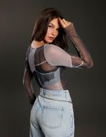 800026_0016_4-BLUSA-ESTAMPADA-PATCH-JEANS