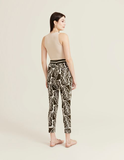 Calça Jogger Estampado Folhas - Verde Oliva