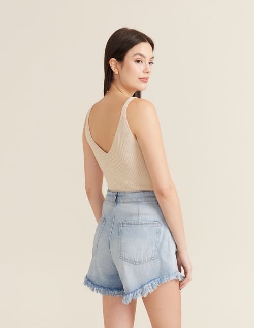 Short Jeans Rasgos e Botões - Denim Claro