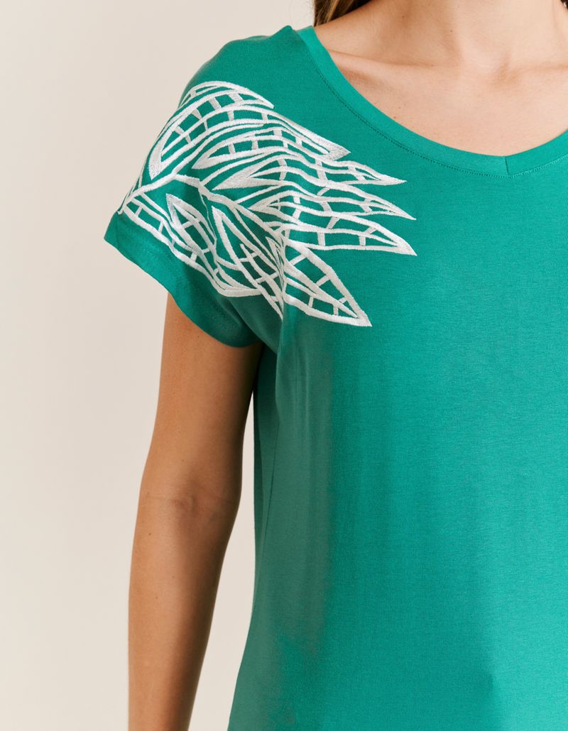 027990_1023_3-BLUSA-MALHA-BORDADO-FOLHA