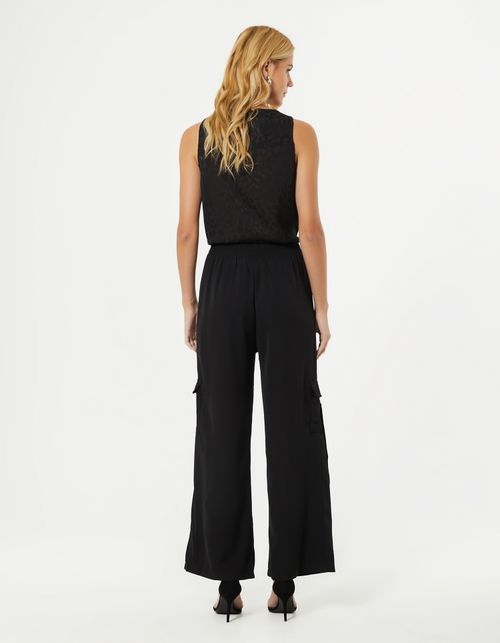 Calça Cargo Bolsos Laterais - Preto