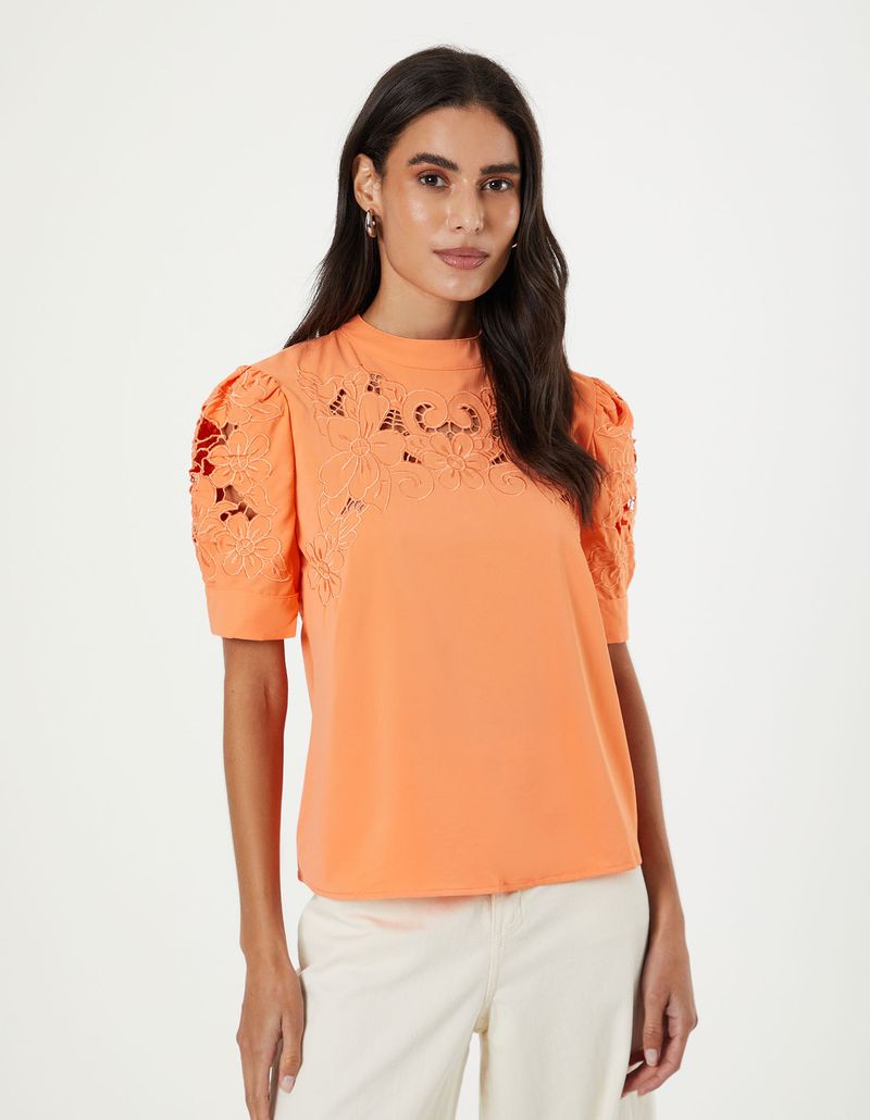 028332_0009_1-BLUSA-AMPLA-BORDADA-OMBROS