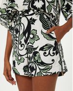 028621_0035_2-SHORT-ESTAMPADO-ARABESCO-FLORAL