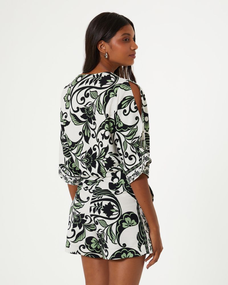 028621_0035_3-SHORT-ESTAMPADO-ARABESCO-FLORAL