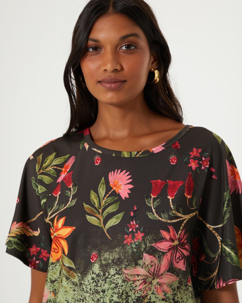 028817_0037_3-BLUSA-AMPLA-ESTAMPADA-FLORAL-DEGRADE