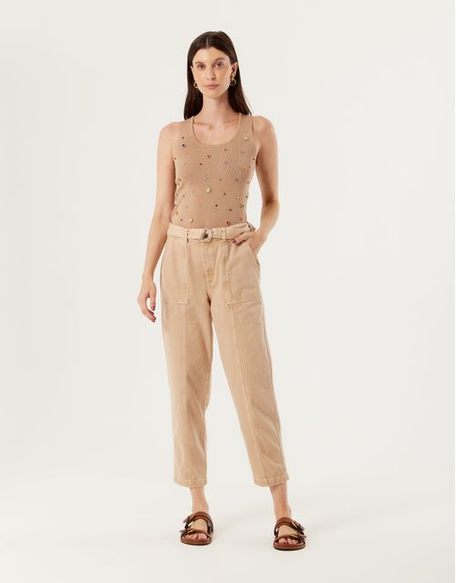 Calça Sarja Carrot Com Cinto - Areia