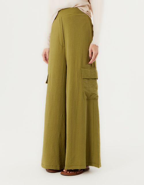 Calça Pantalona Bolsos Laterais - Verde Oliva