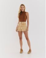 900175_1044_1-SHORT-SARJA-CINTURA-ALTA--COM-BOLSOS