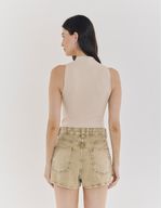 900175_1052_2-SHORT-SARJA-CINTURA-ALTA--COM-BOLSOS