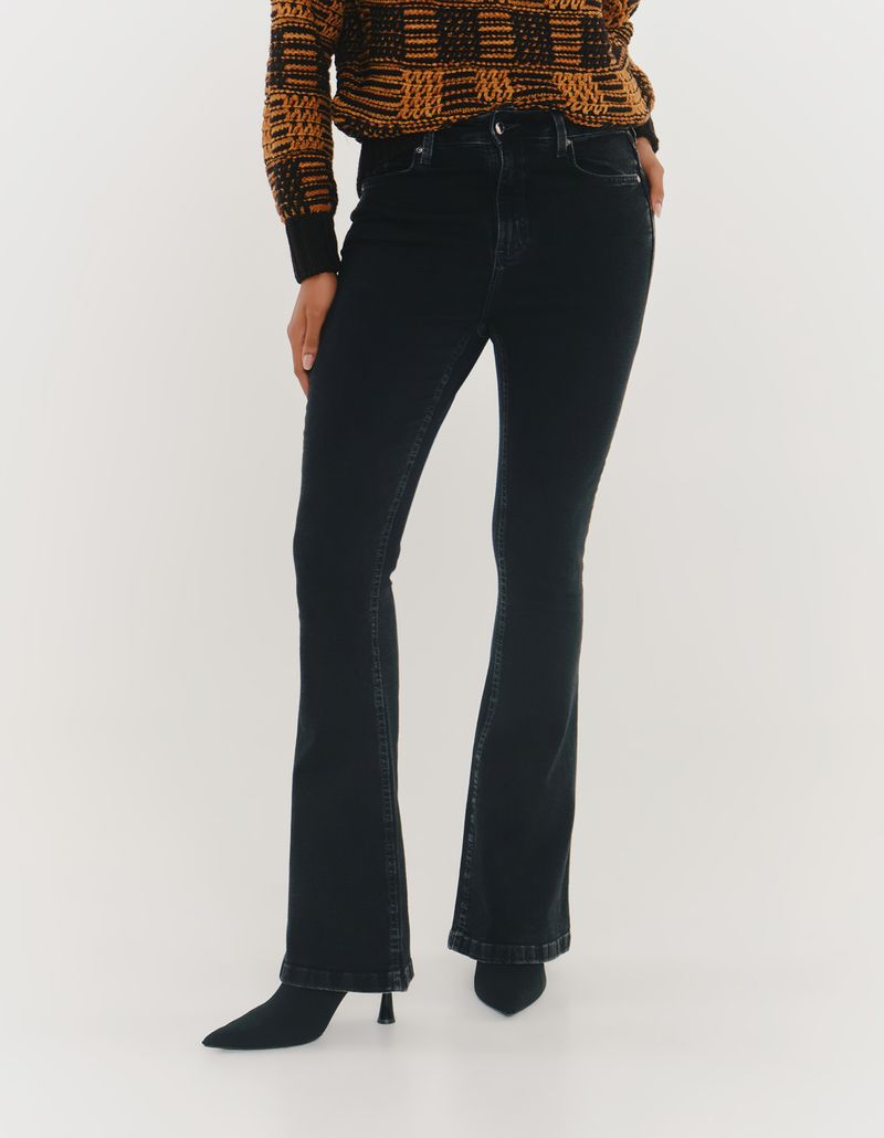 026262_0002_3-CALCA-FLARE-BLACK