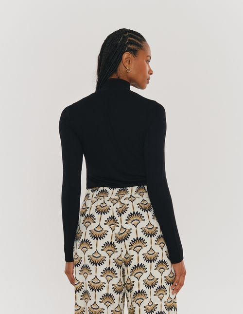 Blusa Gola Alta - Preto