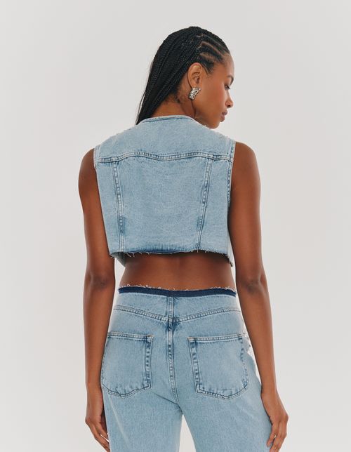 Colete Cropped Jeans c  Bordado Pedraria - Jeans