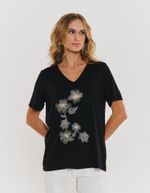 029789_0002_1-BLUSA-BORDADO-FLORES-OFF
