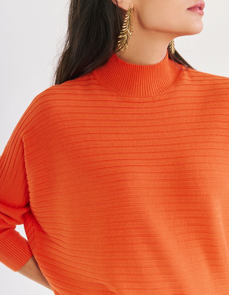 029837_0009_5-BLUSA-TRICOT-AMPLA-GOLA-ALTA