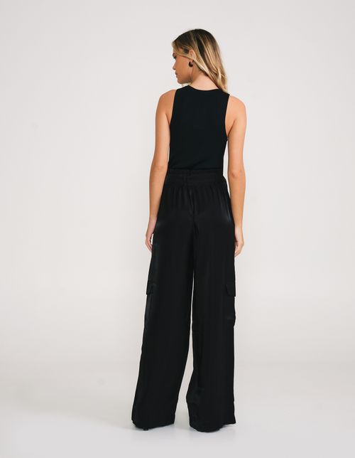 Calça Cargo Acetinada Com Cinto - Preto