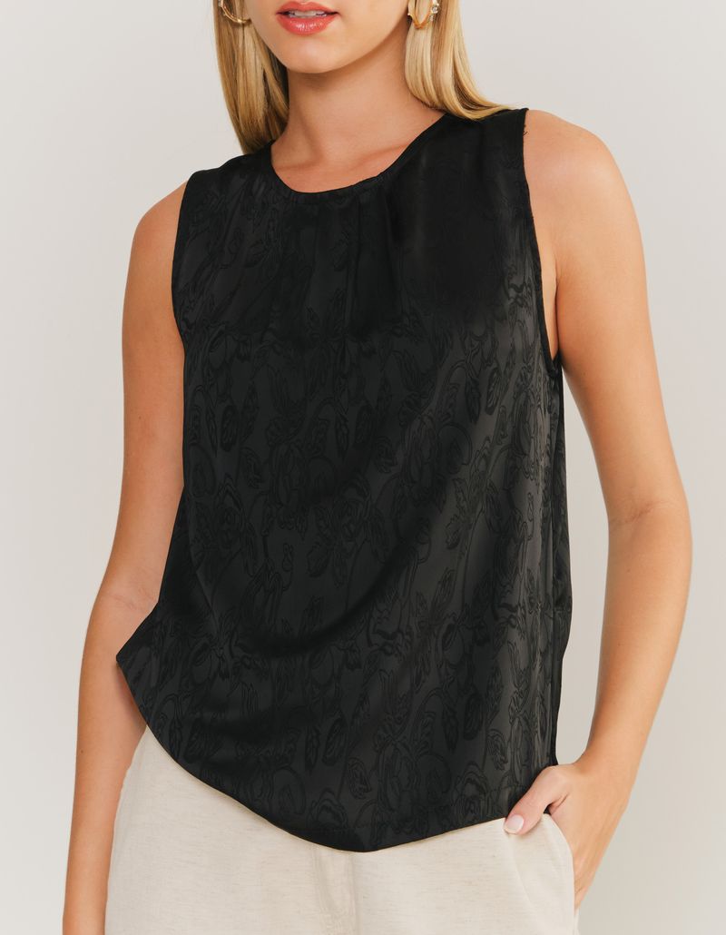 028788_0002_3-BLUSA-SEM-MANGA-PREGAS-DECOTE