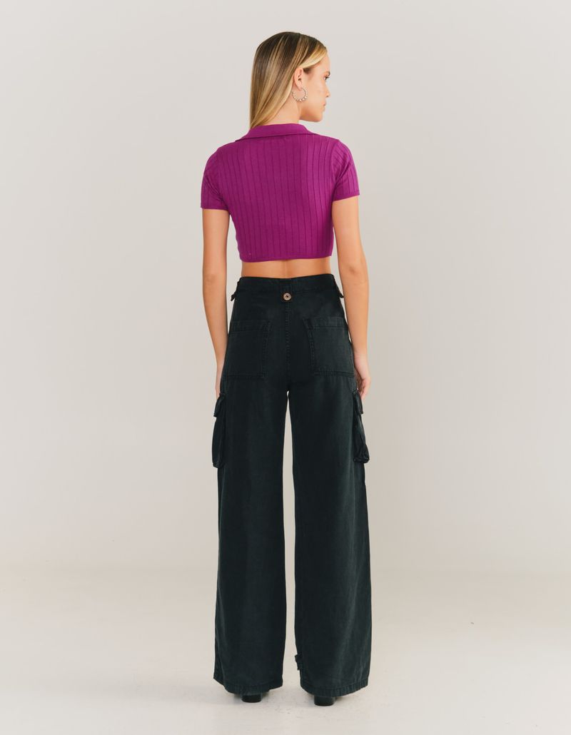 900021_1139_2-BLUSA-TRICOT-CROPPED-GOLA-POLO