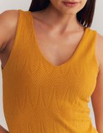028561_0007_3-VESTIDO-MIDI-DECOTE-V-TEXTURA