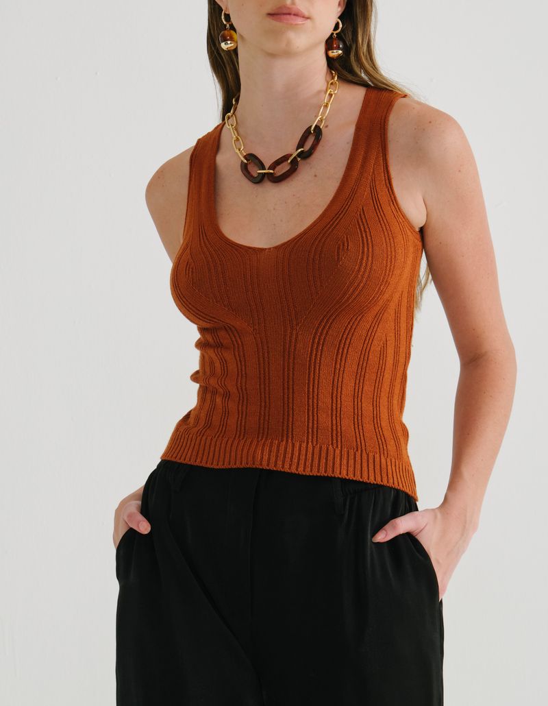 028696_1261_3-REGATA-TRICOT-CANELADO-DECOTE-V
