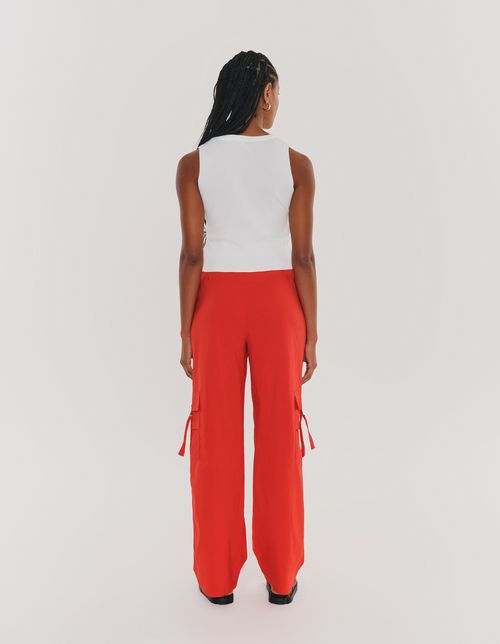 Calça Cargo Bolsos Com Fivela - Vermelho
