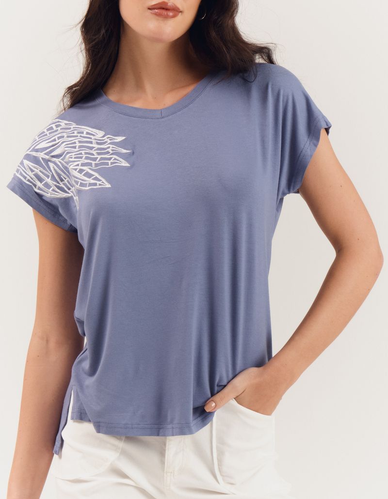 027990_1115_4-BLUSA-MALHA-BORDADO-FOLHA