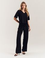 028589_0002_1-BLUSA-DECOTE-MOLDURA-PESPONTO-CONTRASTE