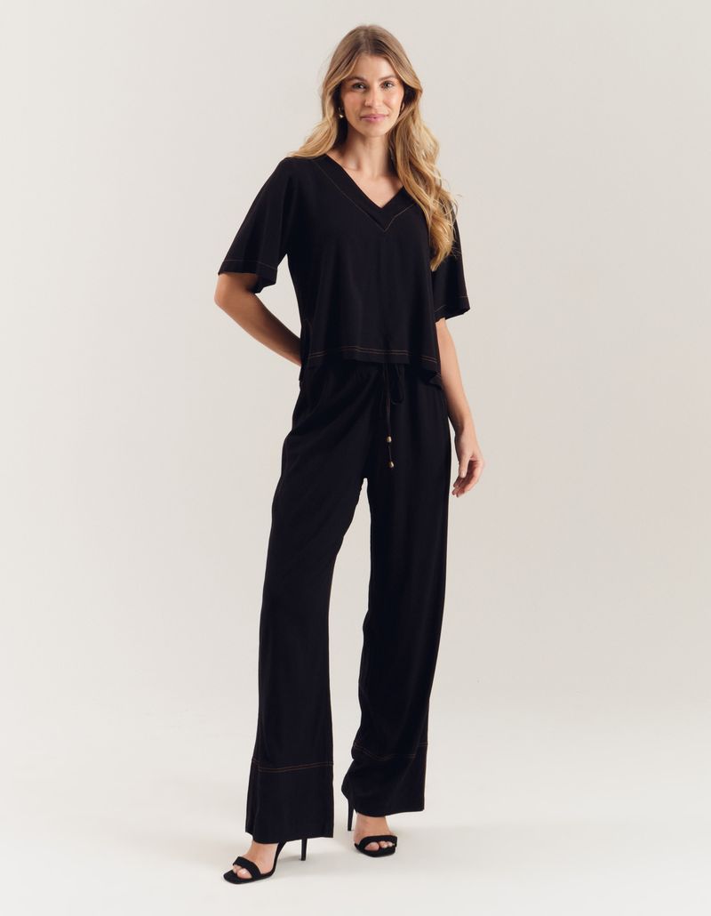 028589_0002_1-BLUSA-DECOTE-MOLDURA-PESPONTO-CONTRASTE