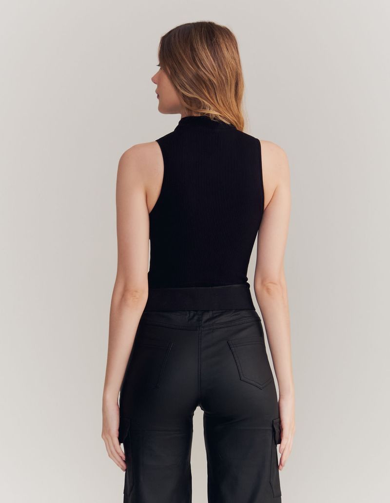 030227_0002_2-BLUSA-UNDER-GOLA-ALTA