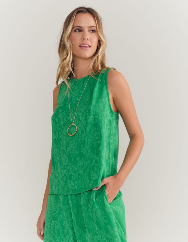 028788_1257_3-BLUSA-SEM-MANGA-PREGAS-DECOTE