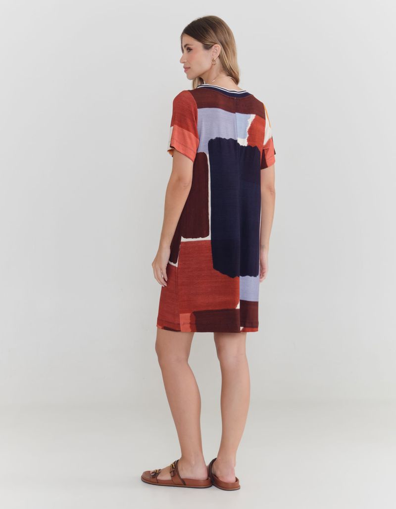 029702_1307_2-VESTIDO-ESTAMPADO-RETILINEA-DECOTE