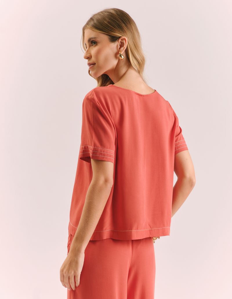 030234_1347_2-BLUSA-MANGA-CURTA-DETALHE-PESPONTO