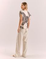 030768_0003_2-BLUSA-ESTAMPADA-FOLHAGEM-P-B