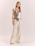030768_0003_3-BLUSA-ESTAMPADA-FOLHAGEM-P-B