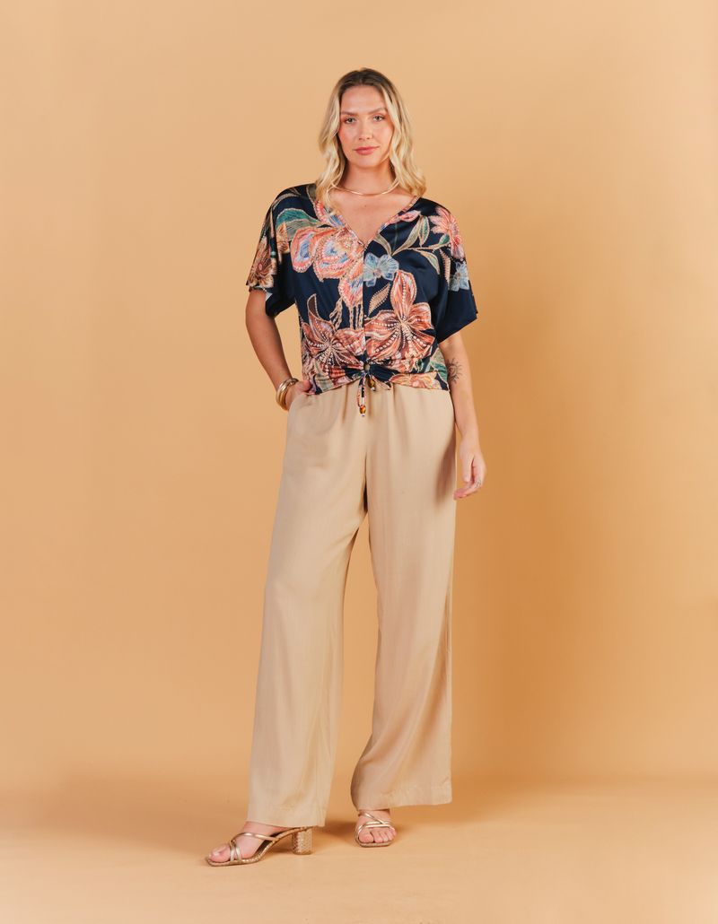 031001_1055_3-BLUSA-ESTAMPADA-FLORAL-PAETE