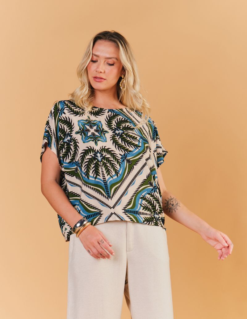 031013_0035_1-BLUSA-ESTAMPADA-LENCO-COQUEIRO