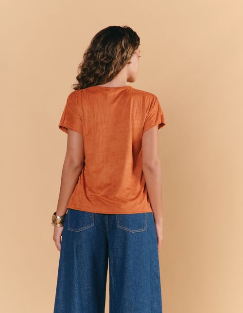 Blusa Gola v Suede - Caramelo