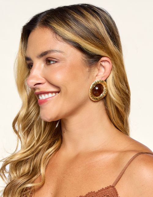 Brinco Martelado Com Resina - Dourado
