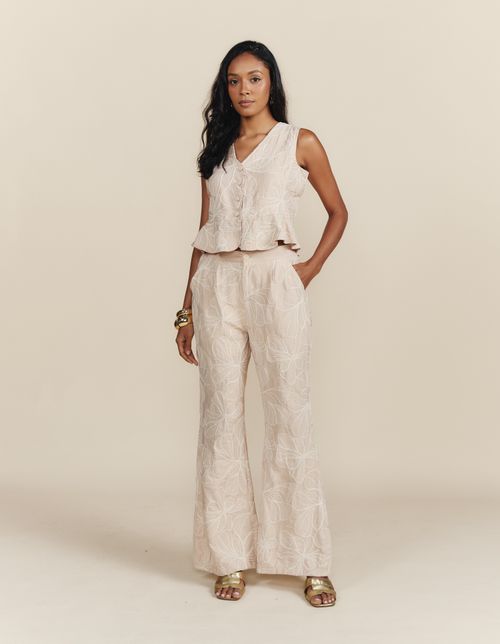 Conjunto Colete e Calça Bordada Flores - Areia