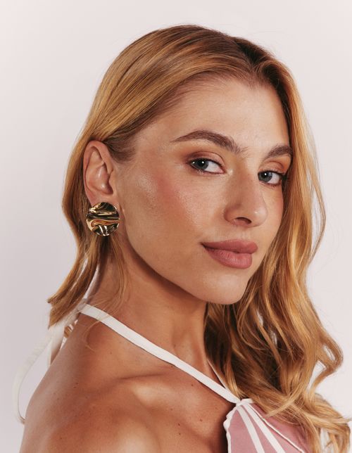 Brinco Placa Martelada - Dourado