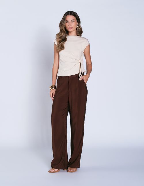 Calça Pantalona Alfaiataria Bolsos - Marrom